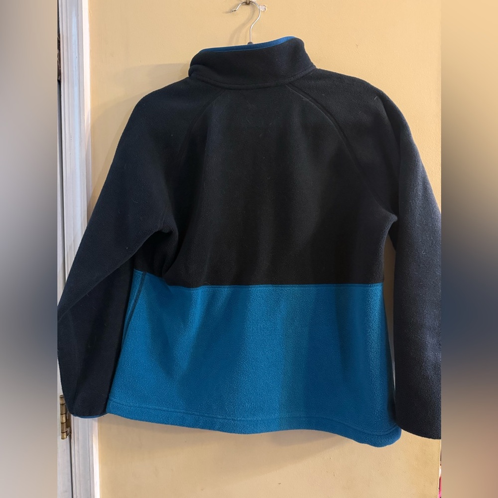 L.L. Bean Black and Blue Colorblock Pullover, LP - Picture 6 of 6